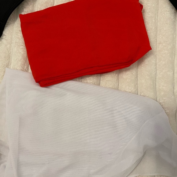 5 BIKINIS WITH 4 COVER UPS - Picture 5 of 5